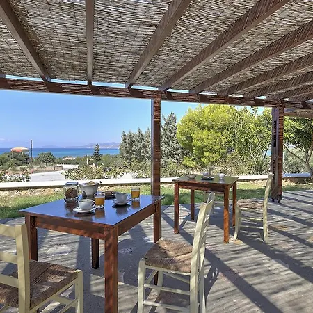 Psaromatis Guest house 4*